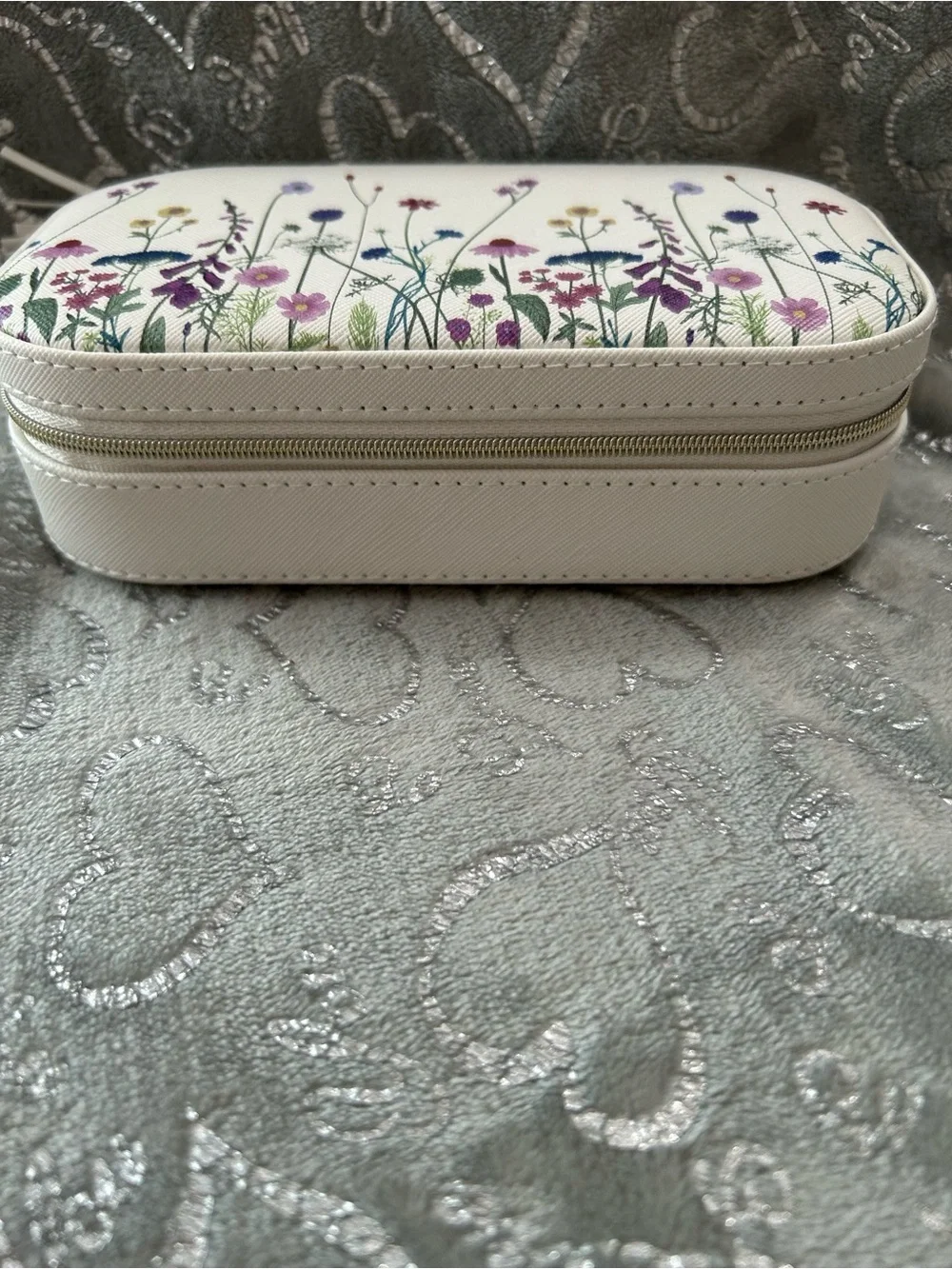 cupcakes & cashmere white wristlet